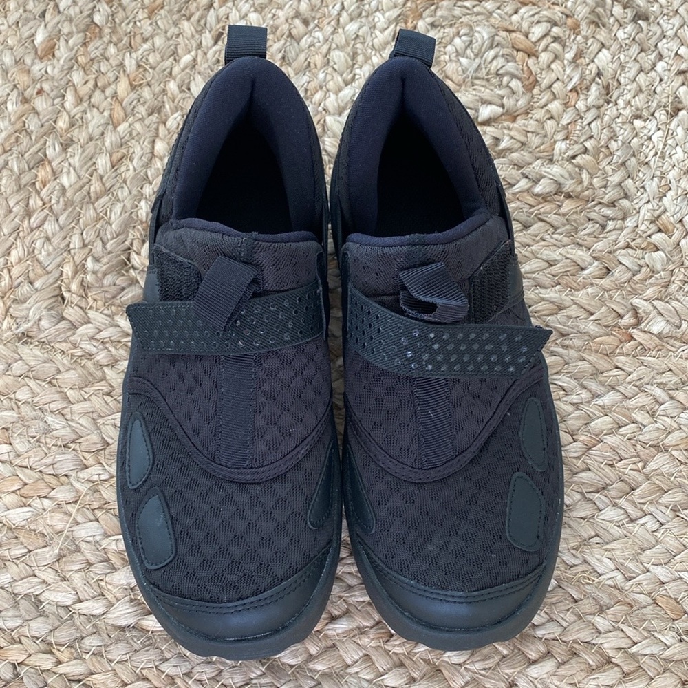 Kids Jordan Runners 2Y NEW